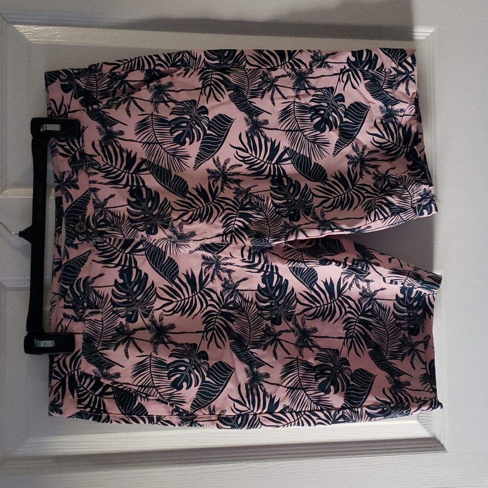 Hudson and Barrow men's size 32 shorts